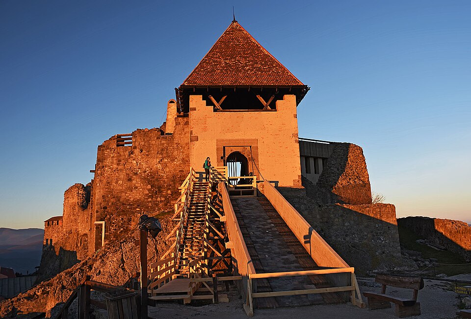 Visegrád, Salamon-torony és a Dunakanyar panorámája